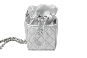 極美品 CHANEL シャネル ショルダーバッグ チェーンショルダー ラムスキン マトラッセ 31番台 メタリックシルバー 中古 58294