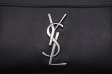 画像をギャラリービューアに読み込む, SAINT LAURENT サンローラン カードケース パスケース レザー 4856310SX0E シルバー金具 美品 中古 58296 