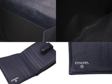 Load image into Gallery viewer, CHANEL シャネル 二つ折り財布 小銭入れ 16番台 2012年 ココマーク キャビアスキン ネイビー シルバー金具 良品 中古 58326