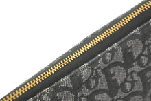 Load image into Gallery viewer, Christian Dior クリスチャンディオール ショルダーバッグ サドル ポーチ トロッター柄 ヴィンテージ カーキ 美品 中古 58339