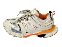 Load image into Gallery viewer, BALENCIAGA バレンシアガ スニーカー Track トラック エンボスロゴ 542023 ホワイト オレンジ サイズ42 良品 中古 58374