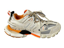 Load image into Gallery viewer, BALENCIAGA バレンシアガ スニーカー Track トラック エンボスロゴ 542023 ホワイト オレンジ サイズ42 良品 中古 58374