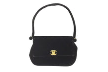 Load image into Gallery viewer, CHANEL シャネル マトラッセハンドバッグ 3番台 ココマーク ベロア ターンロック ブラック ゴールド金具 美品 中古 58390