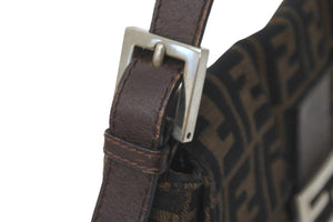 FENDI フェンディ ハンドバッグ アクセサリー ポーチ ズ柄ッカ マンマバケット ブラウン シルバー 美品 中古 58392 