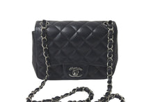Load image into Gallery viewer, CHANEL シャネル チェーンショルダーバッグ ミニマトラッセ 23番台 ラムスキン ブラック シルバー金具 美品 中古 58406