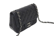 Load image into Gallery viewer, CHANEL シャネル チェーンショルダーバッグ ミニマトラッセ 23番台 ラムスキン ブラック シルバー金具 美品 中古 58406