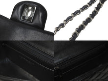Load image into Gallery viewer, CHANEL シャネル チェーンショルダーバッグ ミニマトラッセ 23番台 ラムスキン ブラック シルバー金具 美品 中古 58406