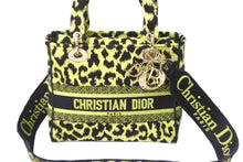 Load image into Gallery viewer, 極美品 Christian Dior クリスチャンディオール ハンドバッグ レディ D-ライト ミディアム M0565ORHM ゴールド金具 中古 58418