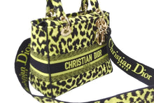 Load image into Gallery viewer, 極美品 Christian Dior クリスチャンディオール ハンドバッグ レディ D-ライト ミディアム M0565ORHM ゴールド金具 中古 58418
