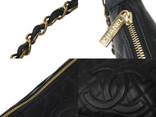 Load image into Gallery viewer, 極美品 CHANEL シャネル 月見型 ワンショルダーバッグ ポーチ キャビアスキン 9番台 ブラック 中古 58429