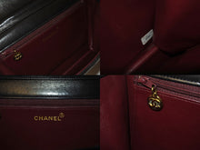 Load image into Gallery viewer, CHANEL シャネル ショルダーバッグ チェーンショルダー マトラッセ プッシュロック ラムスキン 3番台 ゴールド金具 美品 中古 58443