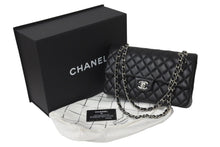 Load image into Gallery viewer, 極美品 CHANEL マトラッセWフラップチェーンショルダー 19番台 25cm ショルダーバッグ ブラック×シルバー金具 ラムスキン 中古 58447