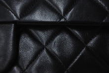 Load image into Gallery viewer, CHANEL シャネル マトラッセ 25 ショルダーバッグ ダブルフラップ 1番台 ラムスキン ブラック ゴールド 美品 中古 58464