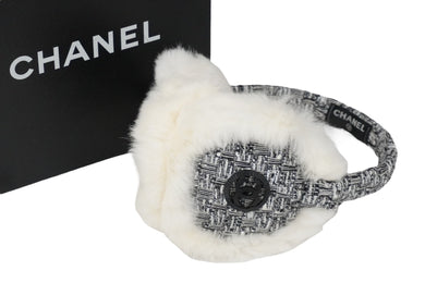新品同様 CHANEL シャネル イヤーマフ ココマーク ツイード ホワイト マルチカラー ファー 箱付き 中古 58467