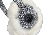 Load image into Gallery viewer, 新品同様 CHANEL シャネル イヤーマフ ココマーク ツイード ホワイト マルチカラー ファー 箱付き 中古 58467