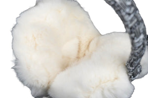 新品同様 CHANEL シャネル イヤーマフ ココマーク ツイード ホワイト マルチカラー ファー 箱付き 中古 58467