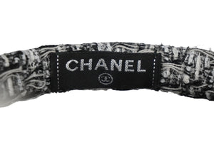 新品同様 CHANEL シャネル イヤーマフ ココマーク ツイード ホワイト マルチカラー ファー 箱付き 中古 58467