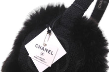 Load image into Gallery viewer, 極美品 CHANEL シャネル ココマーク カメリア イヤーマフ A54573 ブラック ロゴ ファー 耳当て 小物 中古 58468