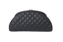 Load image into Gallery viewer, CHANEL シャネル マトラッセ がま口 クラッチバッグ ポーチ 13番台 ブラック ラムスキン シルバー金具 美品 中古 58470