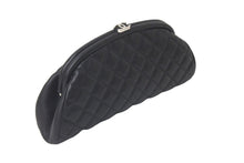 Load image into Gallery viewer, CHANEL シャネル マトラッセ がま口 クラッチバッグ ポーチ 13番台 ブラック ラムスキン シルバー金具 美品 中古 58470