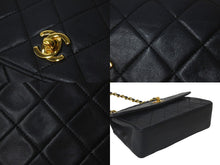 Load image into Gallery viewer, CHANEL シャネル ショルダーバッグ マトラッセ 1番台 ラムスキン 半丸フラップ ブラック ポーチ付き 美品 中古 58476