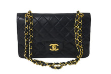 Load image into Gallery viewer, CHANEL シャネル ショルダーバッグ マトラッセ23 2番台 ラムスキン Wフラップ ブラック ゴールド金具 美品 中古 58477