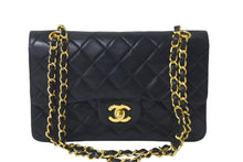 Load image into Gallery viewer, CHANEL シャネル ショルダーバッグ マトラッセ23 2番台 ラムスキン Wフラップ ブラック ゴールド金具 美品 中古 58477