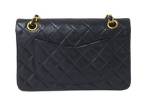 Load image into Gallery viewer, CHANEL シャネル ショルダーバッグ マトラッセ23 2番台 ラムスキン Wフラップ ブラック ゴールド金具 美品 中古 58477