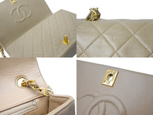 Load image into Gallery viewer, CHANEL シャネル ショルダーバッグ フルフラップ マトラッセ23CM 1番台 ベージュ ラムスキン ゴールド金具 美品 中古 58478