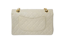 Load image into Gallery viewer, CHANEL シャネル マトラッセ 25cm Wフラップチェーン ショルダーバッグ ベージュ 4番台 ココマーク ラムスキン 美品 中古 58479