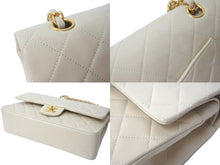 Load image into Gallery viewer, CHANEL シャネル マトラッセ 25cm Wフラップチェーン ショルダーバッグ ベージュ 4番台 ココマーク ラムスキン 美品 中古 58479