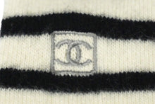 Load image into Gallery viewer, CHANEL シャネル ボーダー ロング ソックス ブラック ホワイト ココマーク ロゴ 靴下 ファッション雑貨 小物 良品 中古 58485