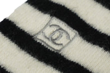 Load image into Gallery viewer, CHANEL シャネル ボーダー ロング ソックス ブラック ホワイト ココマーク ロゴ 靴下 ファッション雑貨 小物 良品 中古 58485