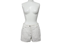 Load image into Gallery viewer, CHANEL シャネル ココマーク デニム ショートパンツ ホワイト PO6743V04640 ロゴ ステッチ ボトムス サイズ38 美品 中古 58489