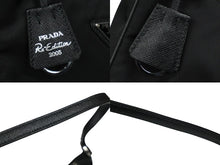 画像をギャラリービューアに読み込む, 極美品 PRADA プラダショルダーバッグ ミニバッグ Re-Edition 2000 Re-Nylon 三角ロゴプレート ファブリック ブラック 中古 58522 