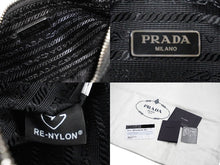 画像をギャラリービューアに読み込む, 極美品 PRADA プラダショルダーバッグ ミニバッグ Re-Edition 2000 Re-Nylon 三角ロゴプレート ファブリック ブラック 中古 58522 