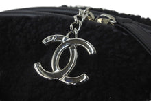 Load image into Gallery viewer, CHANEL シャネル チェーンショルダーバッグ ドーヴィル 26番台 A57972 ムートン レザー ブラック シルバー金具 58525