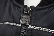 Load image into Gallery viewer, CHANEL シャネル ナイロンジャケット スポーツライン P29238V19623 06A ネイビー グレー ブラック金具 サイズ38 美品 中古 58533