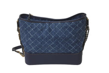 Load image into Gallery viewer, 極美品 CHANEL シャネル ショルダーバッグ ガブリエル ドゥ 25番台 デニム ココマーク シルバー ゴールド金具 美品 中古 58538