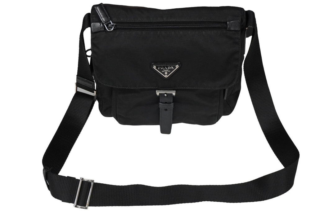 PRADA プラダ クロスショルダーバッグ BT8994 三角ロゴプレート ナイロン ブラック シルバー金具 良品 中古 58552