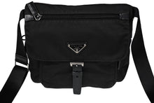 Load image into Gallery viewer, PRADA プラダ クロスショルダーバッグ BT8994 三角ロゴプレート ナイロン ブラック シルバー金具 良品 中古 58552