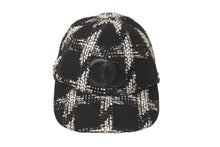 Load image into Gallery viewer, 新品未使用品 CHANEL シャネル キャップ 帽子 ツイード ココマーク イタリア製 ブラック ホワイト ユニセックス サイズM 中古 58580