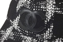 Load image into Gallery viewer, 新品未使用品 CHANEL シャネル キャップ 帽子 ツイード ココマーク イタリア製 ブラック ホワイト ユニセックス サイズM 中古 58580