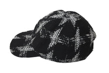Load image into Gallery viewer, 新品未使用品 CHANEL シャネル キャップ 帽子 ツイード ココマーク イタリア製 ブラック ホワイト ユニセックス サイズM 中古 58580