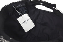 Load image into Gallery viewer, 新品未使用品 CHANEL シャネル キャップ 帽子 ツイード ココマーク イタリア製 ブラック ホワイト ユニセックス サイズM 中古 58580