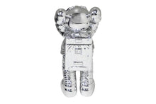 Load image into Gallery viewer, 極美品 KAWS カウズ フィギュア Holiday Space ホリデー スペース silver シルバー 中古 58631