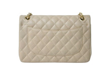 Load image into Gallery viewer, CHANEL シャネル チェーンショルダーバッグ デカマトラッセ ココマーク Wフラップ 15番台 ラムスキン ベージュ 美品 中古 58672