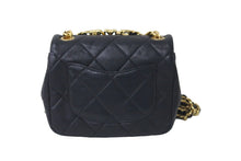 Load image into Gallery viewer, 極美品 CHANEL シャネル チェーンショルダーバッグ AS3748 マトラッセ トップハンドル ブラック ゴールド金具 中古 58746