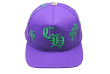 Load image into Gallery viewer, 新品未使用 CHROME HEARTS クロムハーツ 5パネル クロスパッチ ベースボールキャップ パープル グリーン 刺繍 ONE SIZE 中古 58800