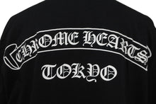 Load image into Gallery viewer, CHROME HEARTS クロムハーツ 半袖 Ｔシャツ 東京限定 スクロールラベル ブラック サイズM 美品 中古 58877